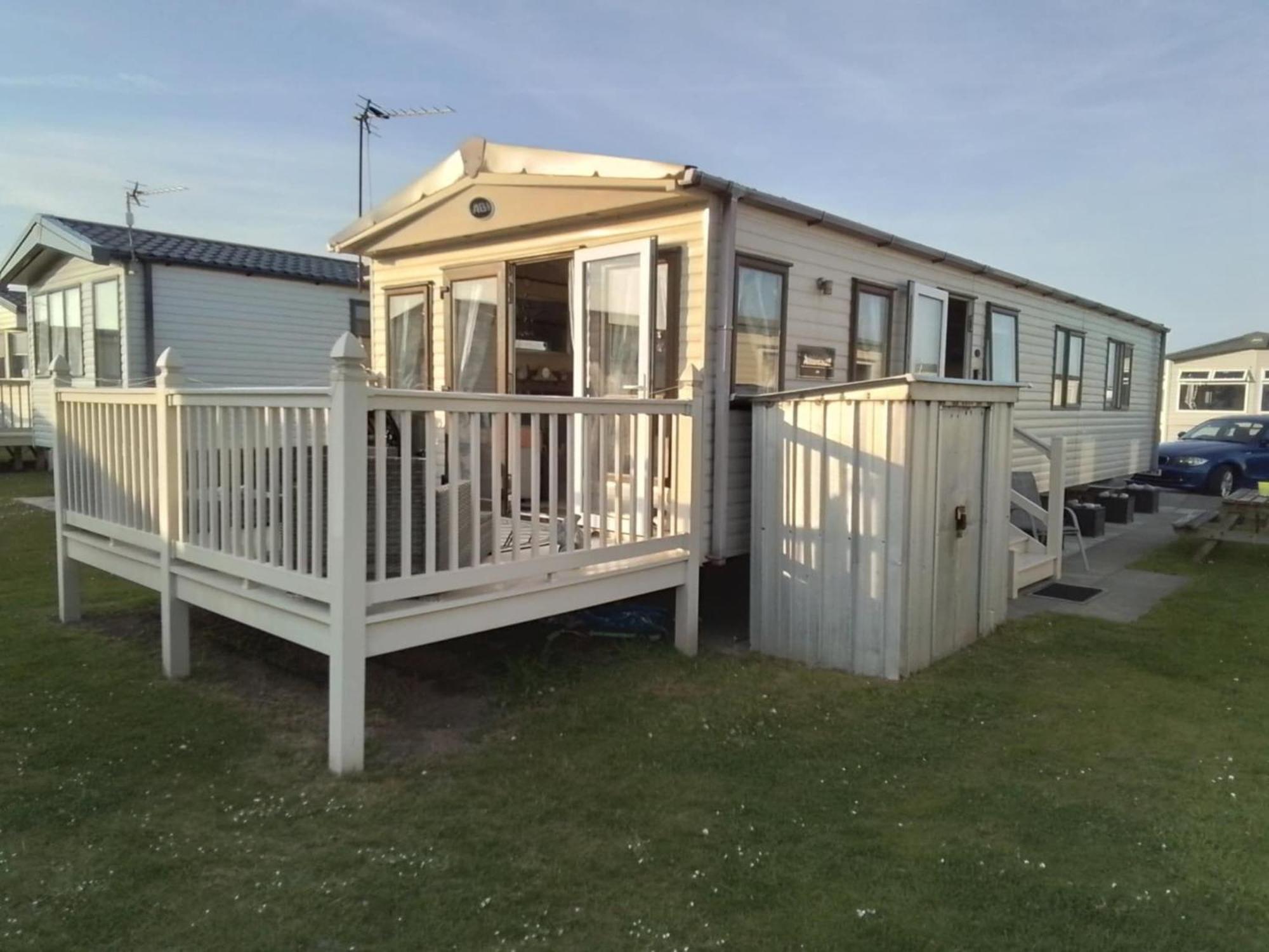 Golden Sands & Winkups Kinmel Bay Exterior photo